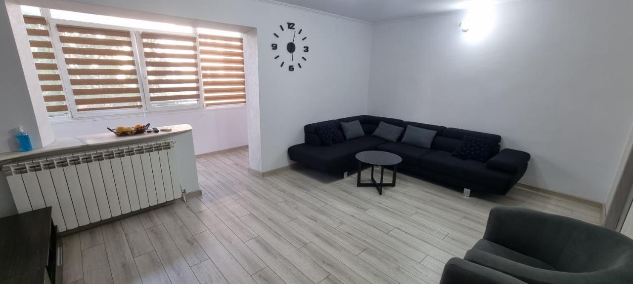 Ilona Apartament 3 Camere Ramnicu Valcea Bagian luar foto