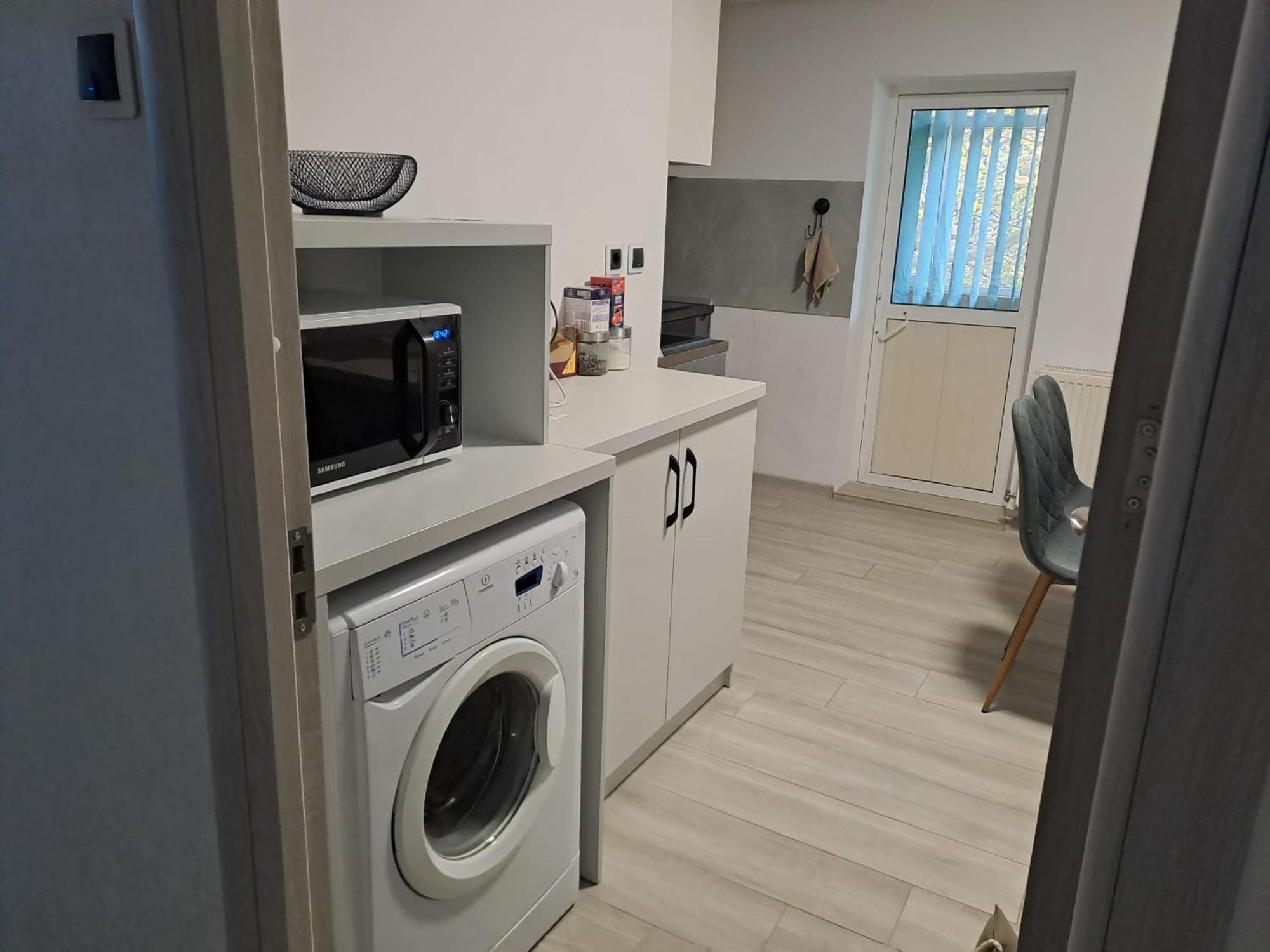 Ilona Apartament 3 Camere Ramnicu Valcea Bagian luar foto