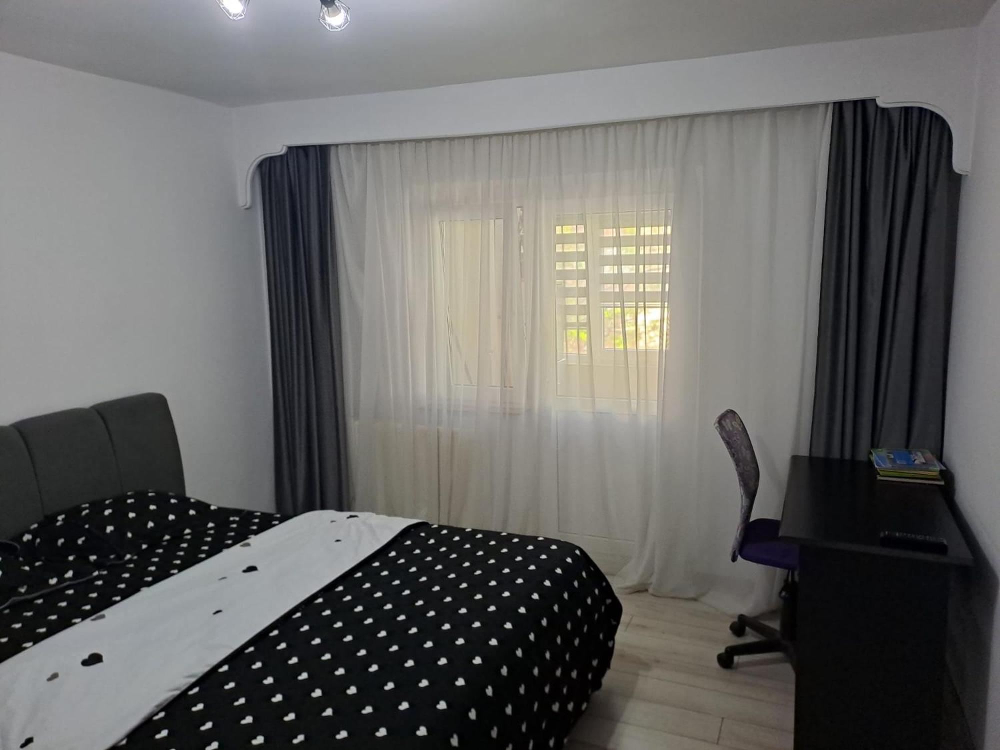 Ilona Apartament 3 Camere Ramnicu Valcea Bagian luar foto