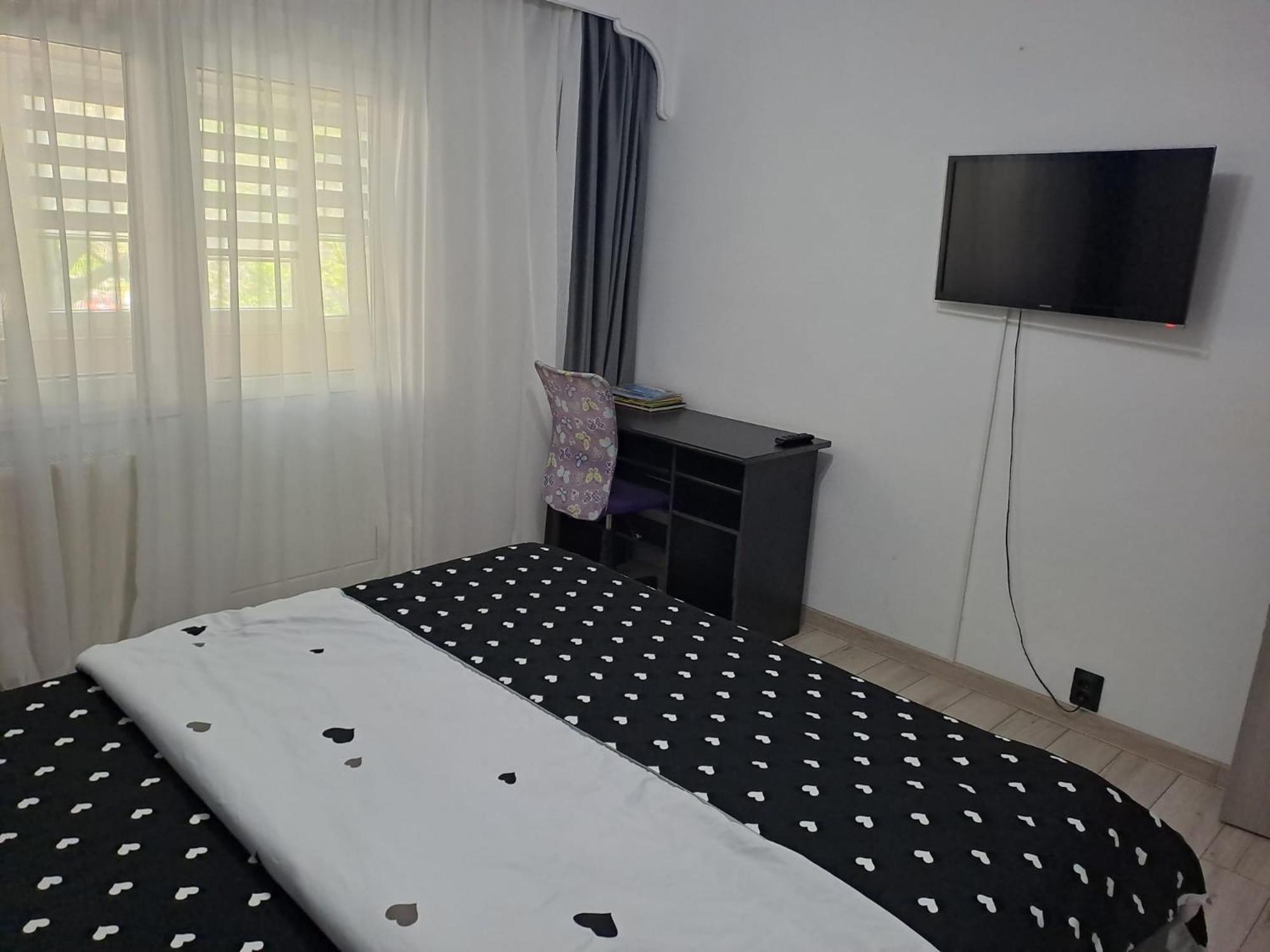 Ilona Apartament 3 Camere Ramnicu Valcea Bagian luar foto